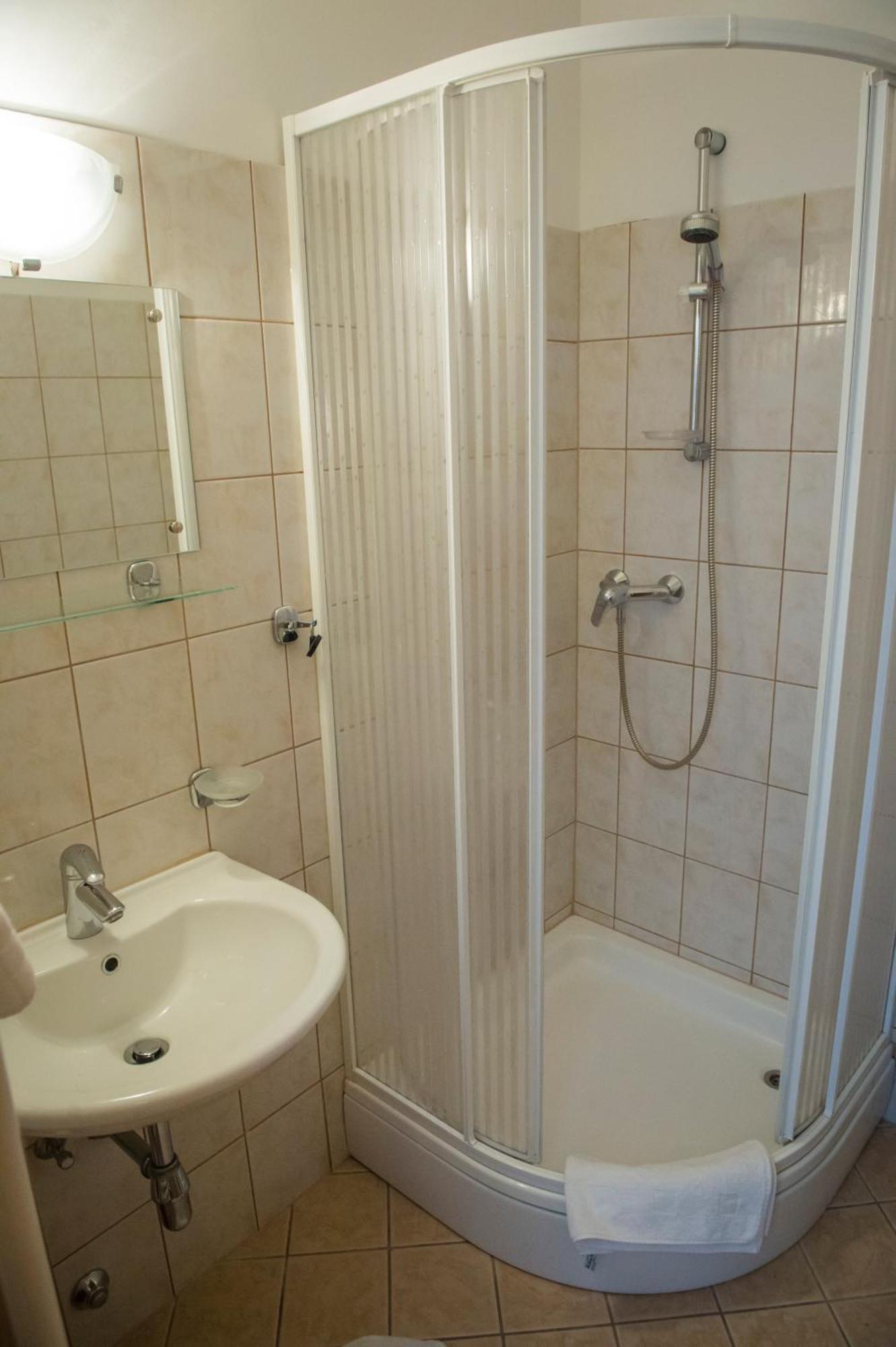 Apartments Nena Подстрана Екстериор снимка