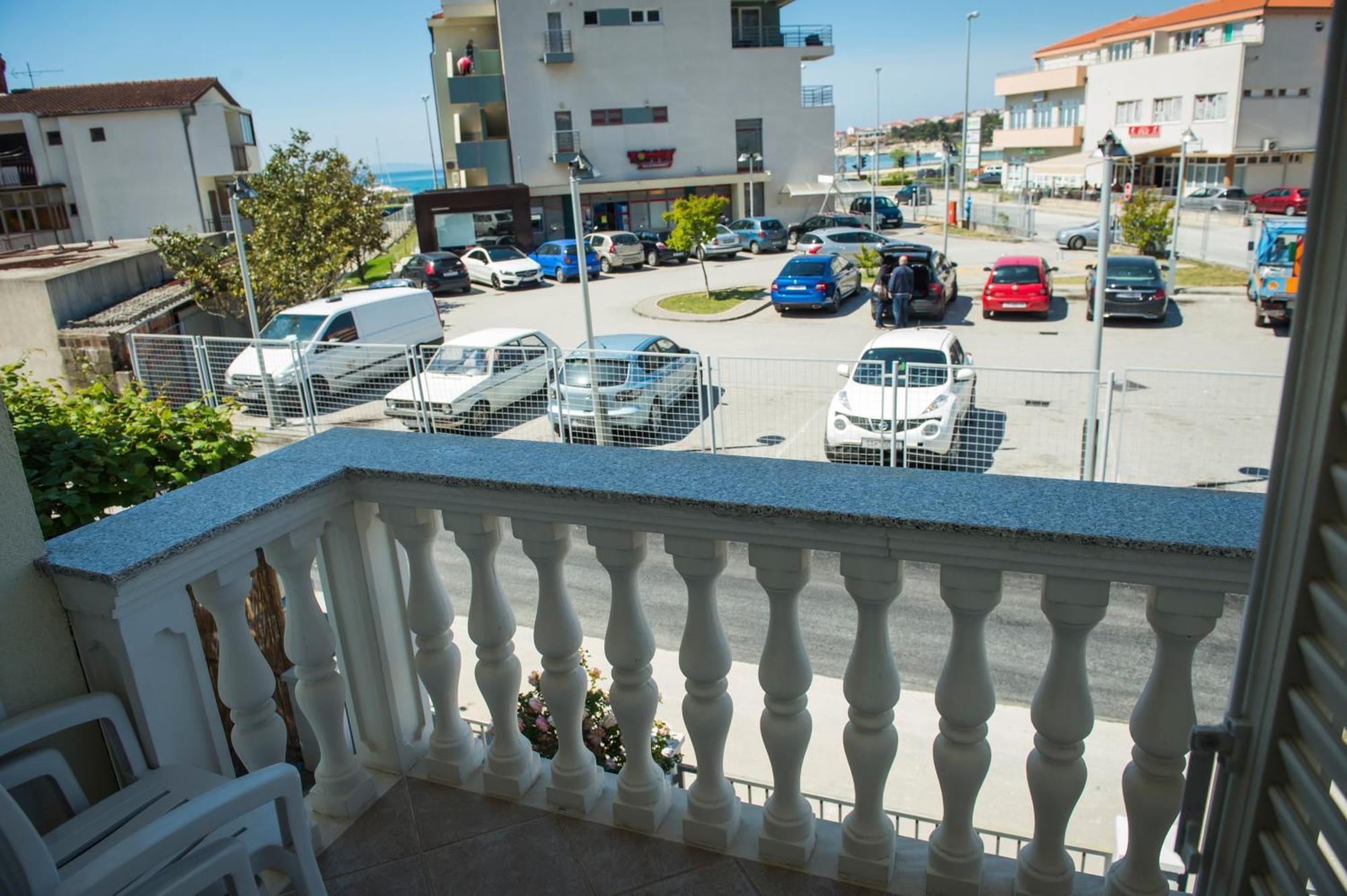 Apartments Nena Подстрана Екстериор снимка
