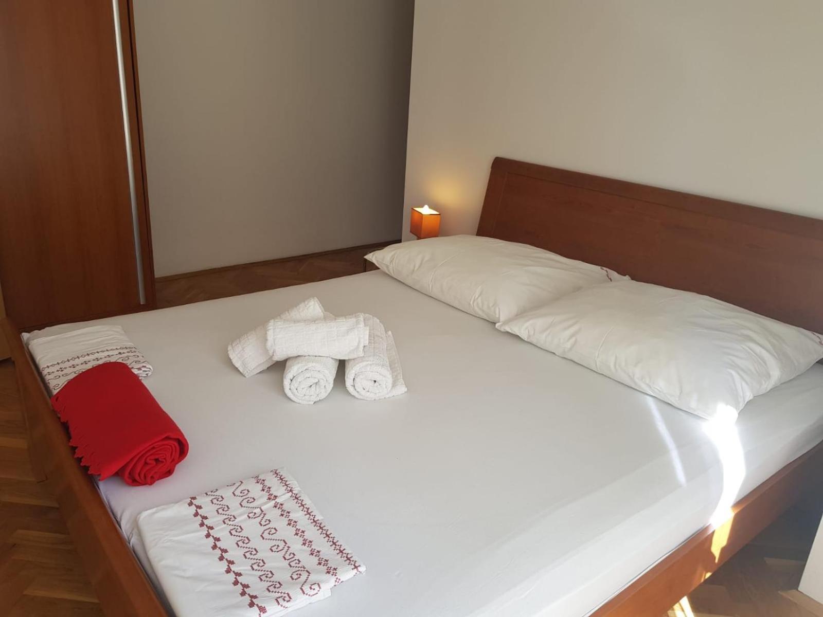 Apartments Nena Подстрана Екстериор снимка