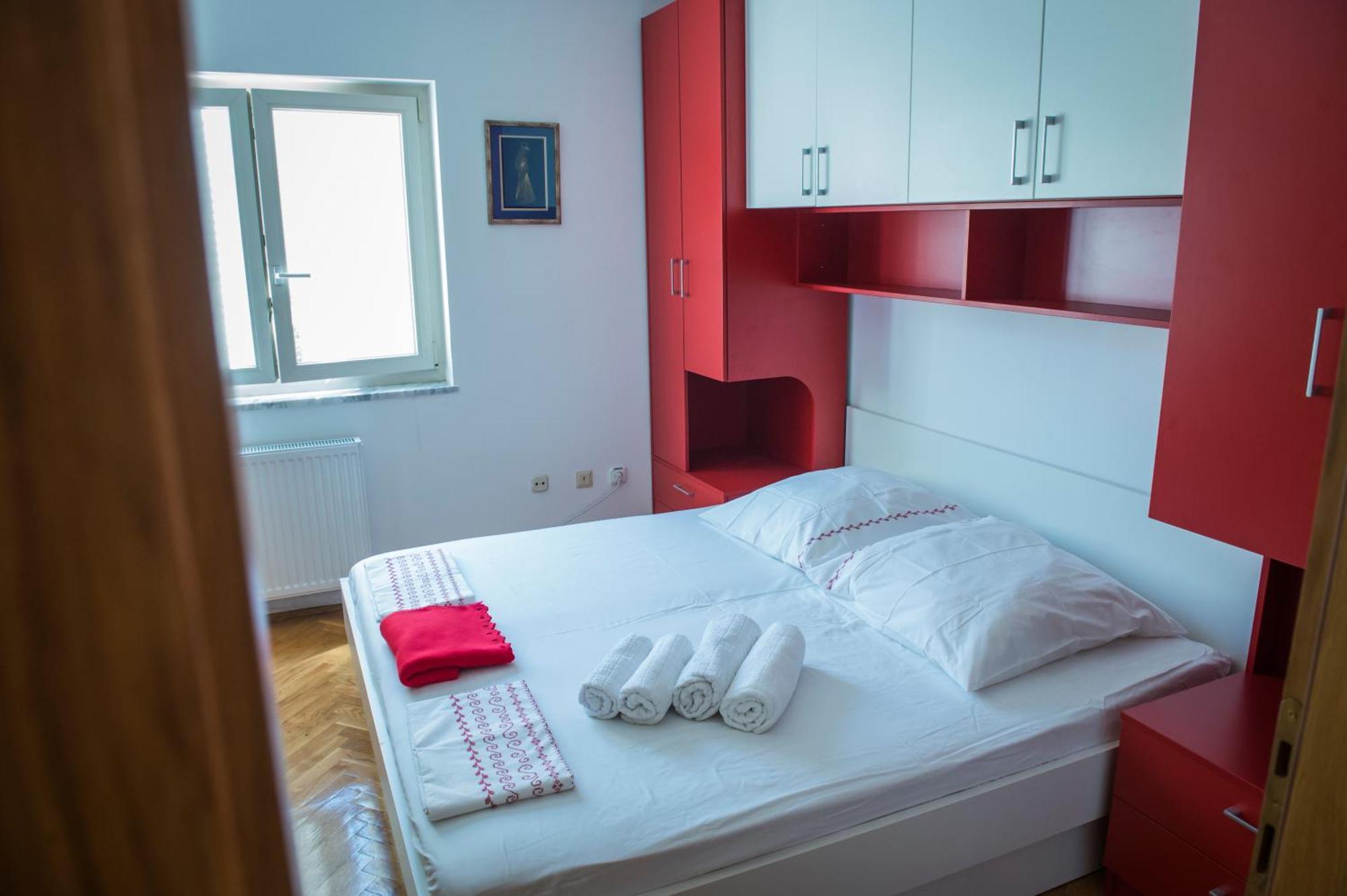 Apartments Nena Подстрана Екстериор снимка