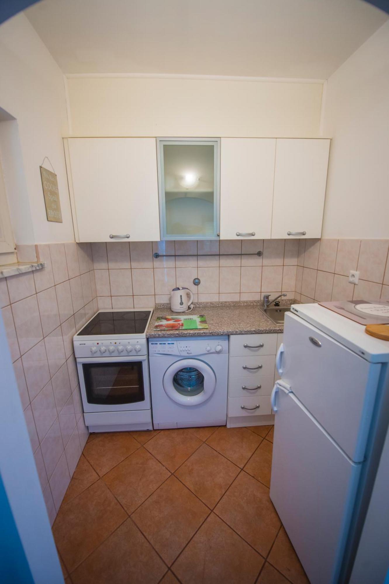 Apartments Nena Подстрана Екстериор снимка