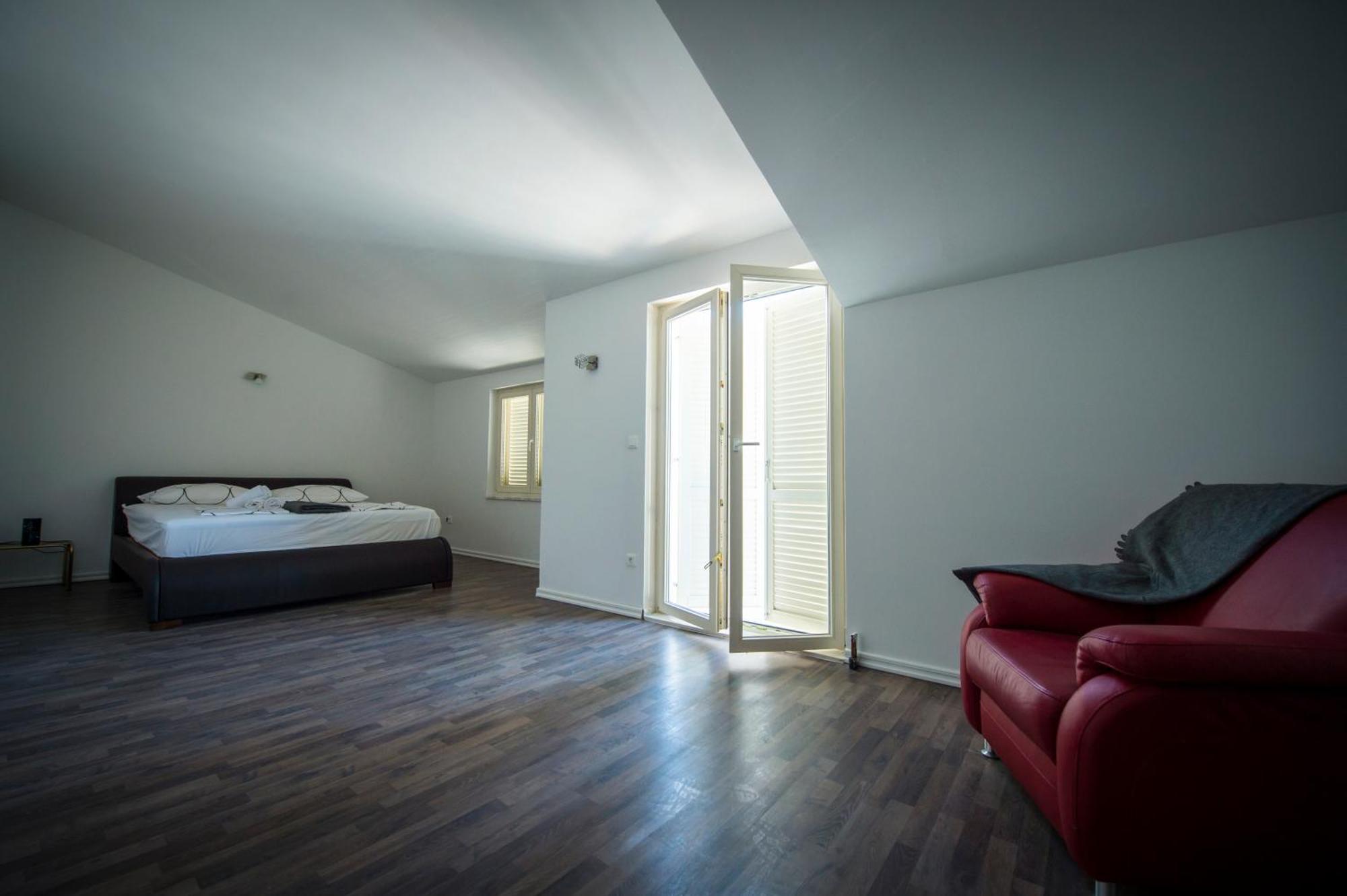 Apartments Nena Подстрана Екстериор снимка