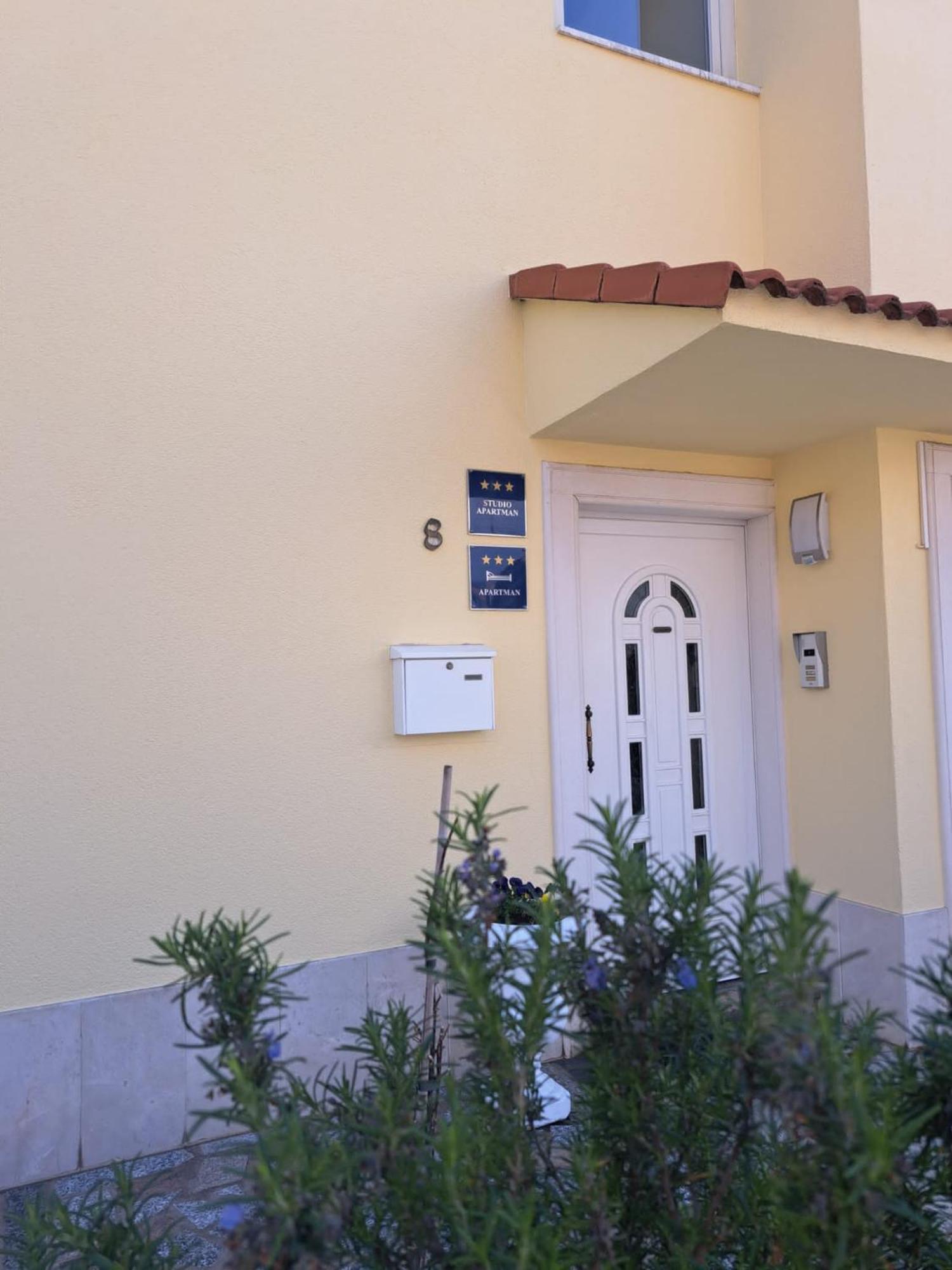 Apartments Nena Подстрана Екстериор снимка