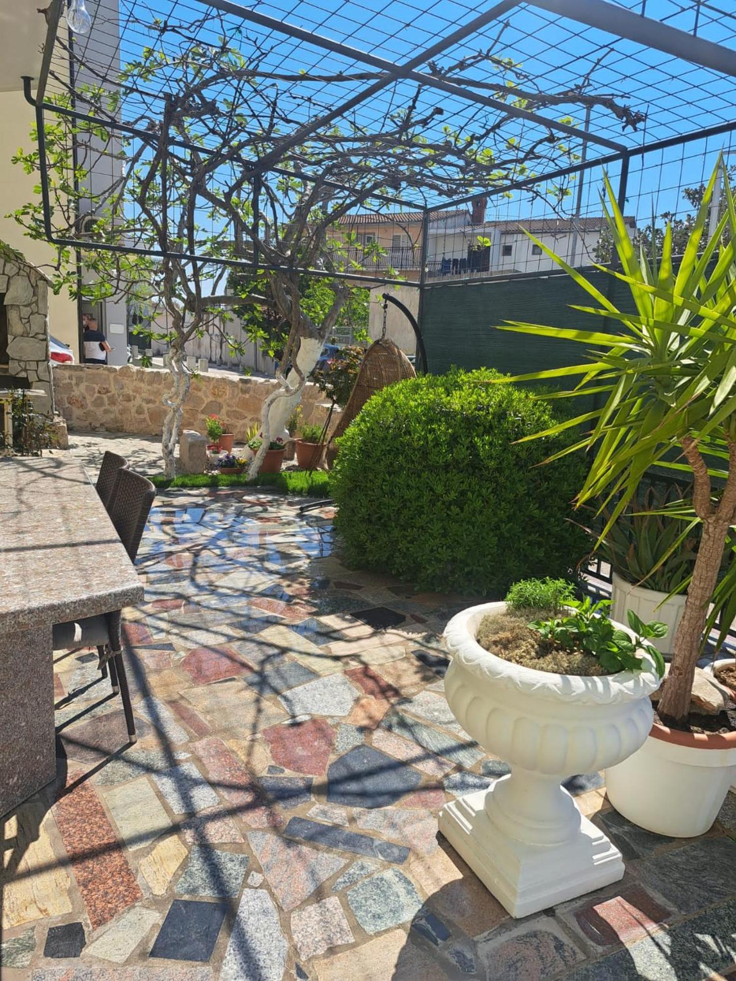 Apartments Nena Подстрана Екстериор снимка